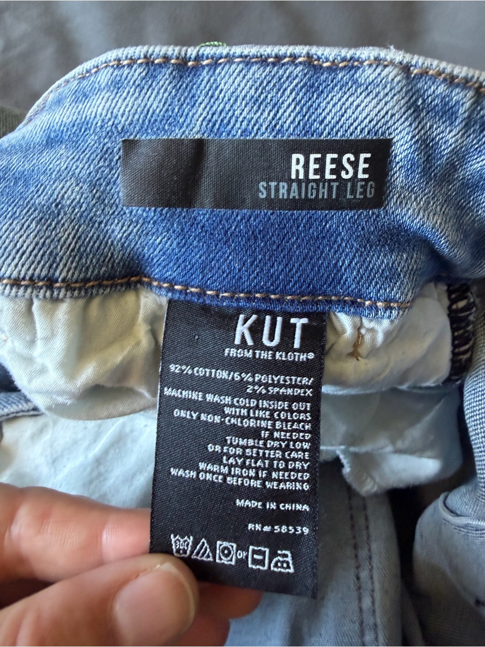 Kut from the Kloth Lightwash Blue Reese Straight Leg Jeans size 2L EUC - Picture 7 of 10